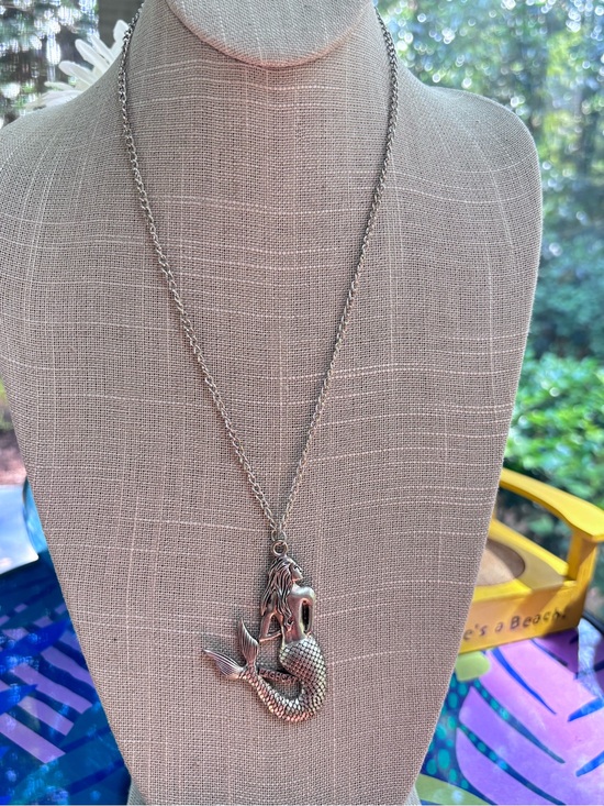 Jewelry - Vintage Laghcat Mermaid Necklace